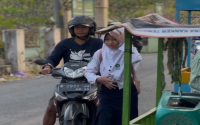 Langkah Pertama Penuh Makna: Gerakan Ayah Mengantar Anak Sekolah Warnai Awal Tahun Ajaran 2026/2027